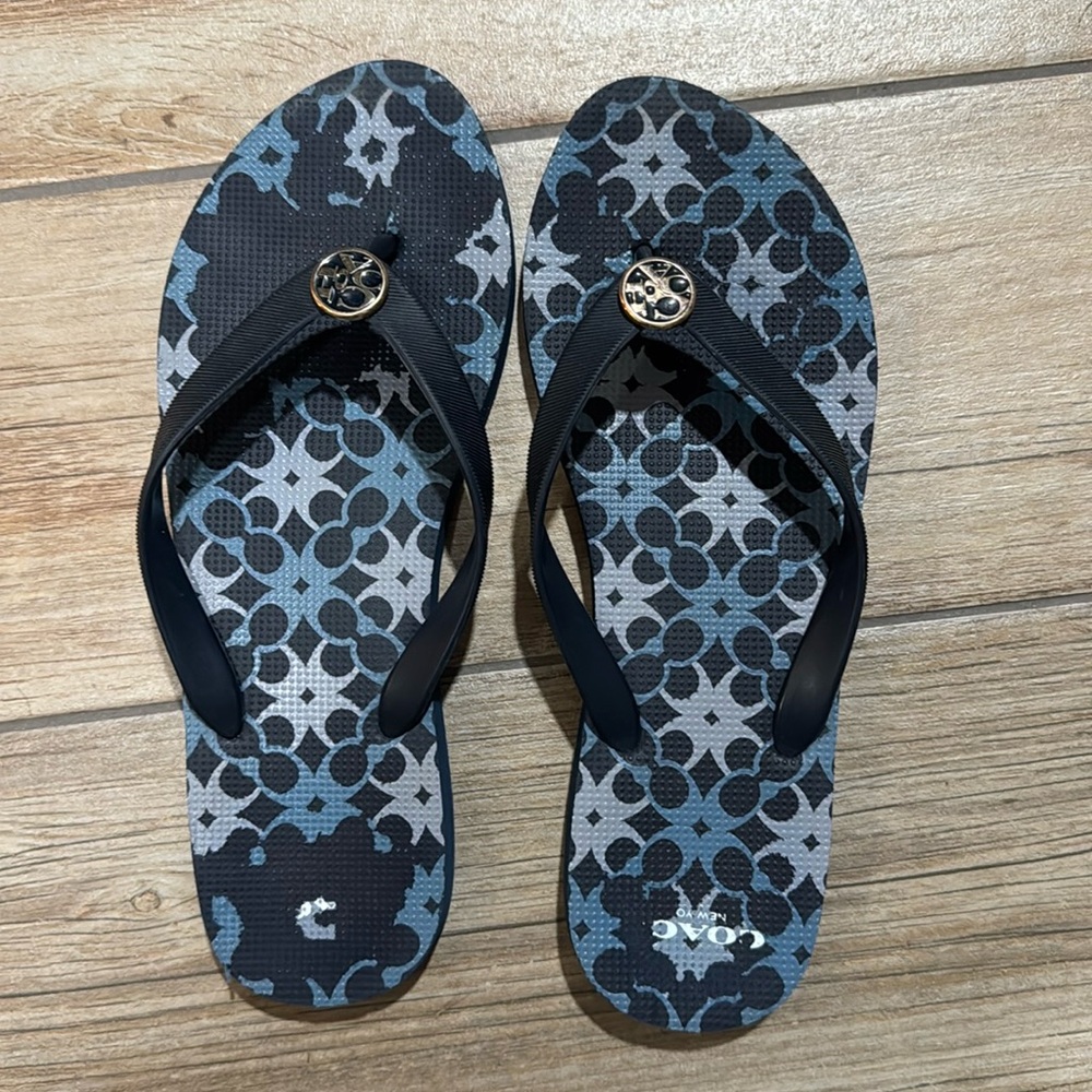 Coach blue flip flop sandals size 7/8